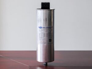 Tụ bù công suất phản kháng là thiết bị điện dùng để nâng cao hệ số công suất phản kháng trong hệ thống điện công nghiệp