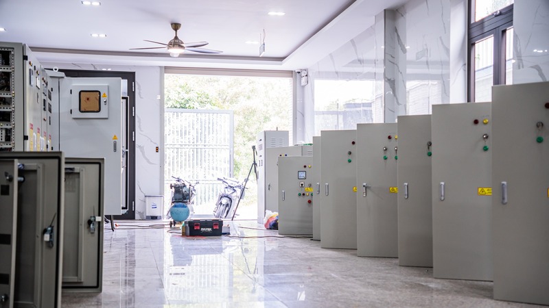 co so lap rap tu dien tai huynh lai Cơ sở lắp ráp tủ điện công nghiệp thuộc Huỳnh Lai Group