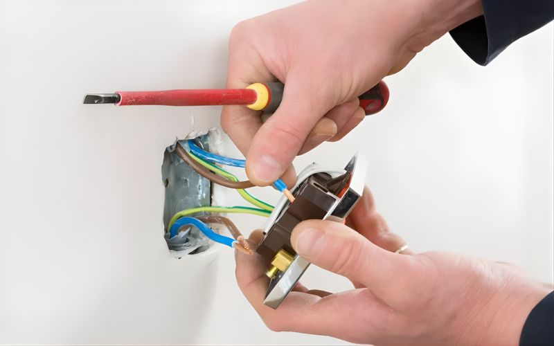 hoan thien di dien am tuong Hoàn thiện đi dây điện âm tường